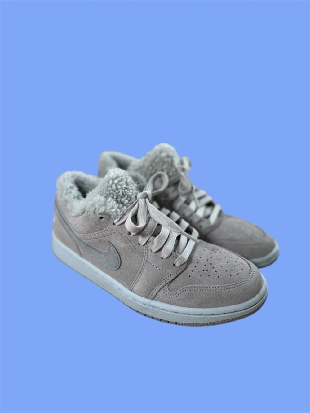 Nike Jordan 1 Low Sherpa - Picture 1 of 4